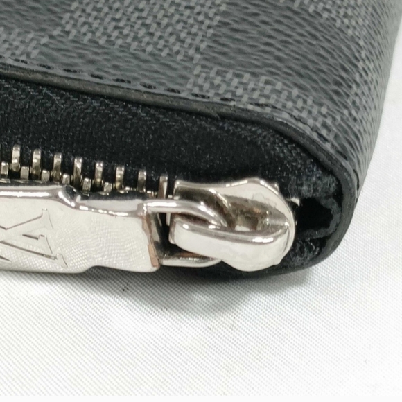 Louis Vuitton Damier Graphite Zippy Wallet - Picture 12 of 13